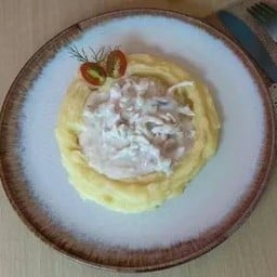 Chicken Stroganoff With Mashed Potato