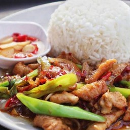 เนื้อผัดพริกหยวก