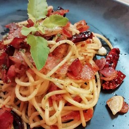 พริกแห้งเบคอน