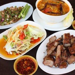 ลาบยโส by แซ่บชิลล์ๆ