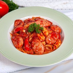 สปาเก็ตตี้ไส้กรอกผัดซอสมะเขือเทศEz