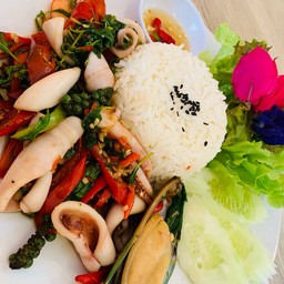 ข้าวกะเพราทะเล