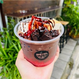 ปังเย็นโกโก้สตอเบอรี่ บราวนี่ เยลลี่แดง