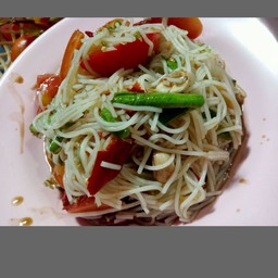 ตำขนมจีน(ปูปลาร้า)