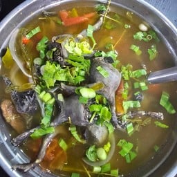 ร้านแซ่บหลาย