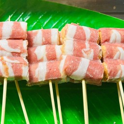 เบคอนพันไส้กรอก