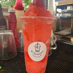 สตอเบร์รี่สมูทตี้