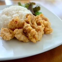 ข้าวไก่ทอดน้ำปลา