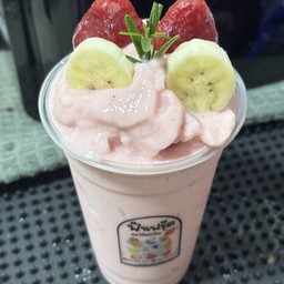 สตอเบอร์รี่+กล้วยปั่นนมสด