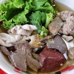 ต้มเลือดหมูหน้าสวน สวนสาธารณะบูรพานอก