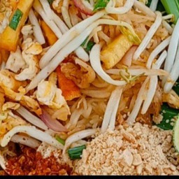 ผัดไทย.กากหมู สูตร อ่างทอง  By.เอรี่