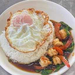 ข้่าวกะเพรากุ้ง