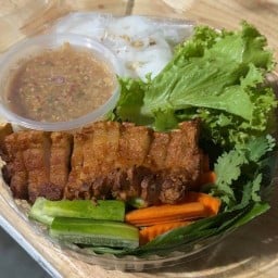 ข้าวหมูสามชั้นทอดน้ำปลา/เมี่ยงหมู/ขนมทานเล่น