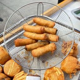 ปอเปี๊ยะ ผักโขม 6 ชิ้น