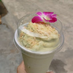 อะโวคาโดอัลมอนด์นมสดสมูทตี้