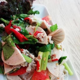 ยำหมูยอ