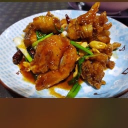 ปูนิ่มผัดเม็ดมะม่วง