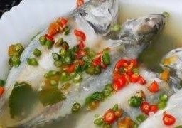 ปลาทูสดต้มมะนาว 3 ตัว