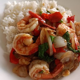 กระเพรากุ้งไสวุ้นเส้น