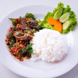 ข้าวกะเพราไข่เยี่ยวม้า