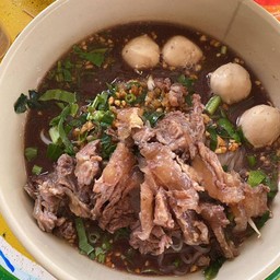 ก๋วยเตี๋ยวหมูน้ำตก กรุณาระบุเส้น