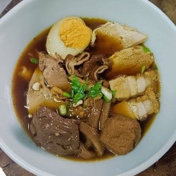 ชายสอง ก๋วยจั๊บน้ำข้น