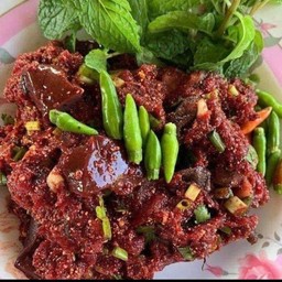 ก้อยหมูดิบ