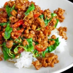 ข้าว กระเพรา หมูสับ