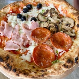 พิซซ่า 4 ชีชั่ร