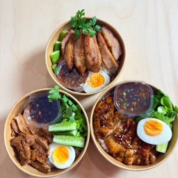 หมูย่างบักหนวด