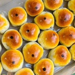 ขนมเปี๊ยะนมสด ไส้มันม่วงไข่เค็ม 12 ชิ้น