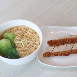 บะหมี่น้ำ หมูกรอบ 脆皮猪肉汤面 Crispy Pork Noodle