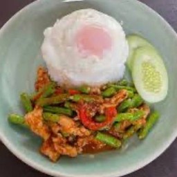 ผัดพริกแกง หมูเถื่อน