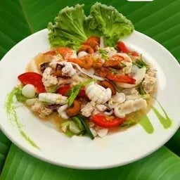 ยำวุ้นเส้น ซีฟู้ด รวมไก่