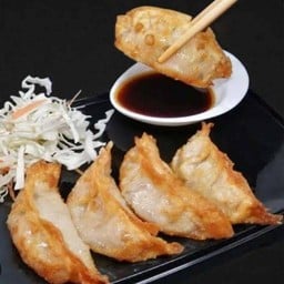 เกี๊ยวซ่าทอดสูตรดั้งเดิม 10 ชิ้น