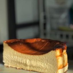 ชีสเค้กหน้าไหม้ รสกะทิอบควันเทียน