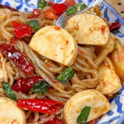 ตำเส้นก๋วยจั๊บหมูยอ