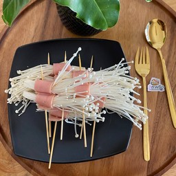 เบคอนพันเห็ดเข็ม