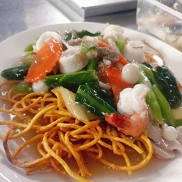 ราดหน้าหมี่กรอบทะเล