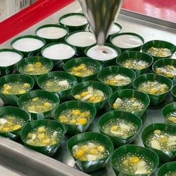 ตะโก้ชาววัง 6 ชิ้น (สาคูข้าวโพดแห้ว)