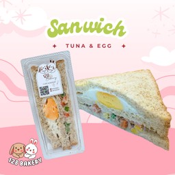 แซนวิช ไข่ ทูน่า ขนมปังโฮลวีต น้ำสลัดกลมกล่อม