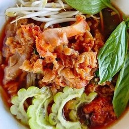 ก๋วยเตี๋ยวไก่ทอดมะระ