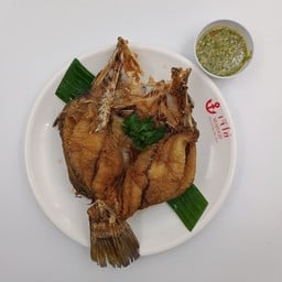 ปลากระพงทอดน้ำปลา
