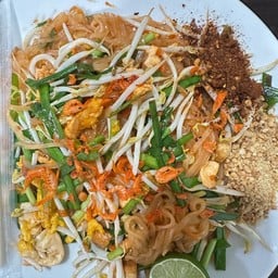 ผัดไทยปังพิซซ่าครัวบ้าน74