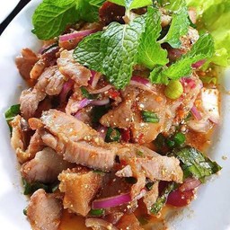 น้ำตกหมู