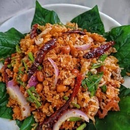 ข้าวทอดยำแหนม มิ๊เหมียวพระปิ่น5