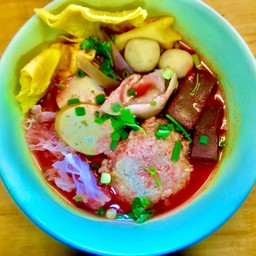 เกาเหลาเย็นตาโฟหมูเด้ง