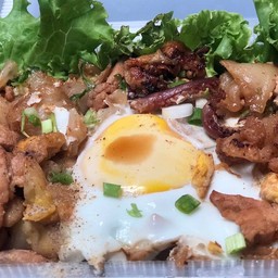 ก๋วยเตี๋ยวคั่วไก่ไข่ลาวา