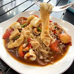 ตำเส้นก๋วยจั๊บทะเล