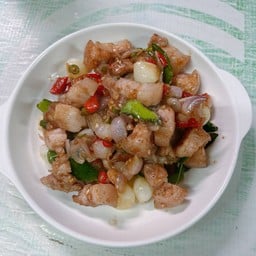 สามชั้นผัดกะปิกระเทียมโทน